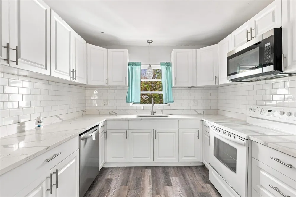 1840 GLENGARY STREET Sarasota, FL 34231
