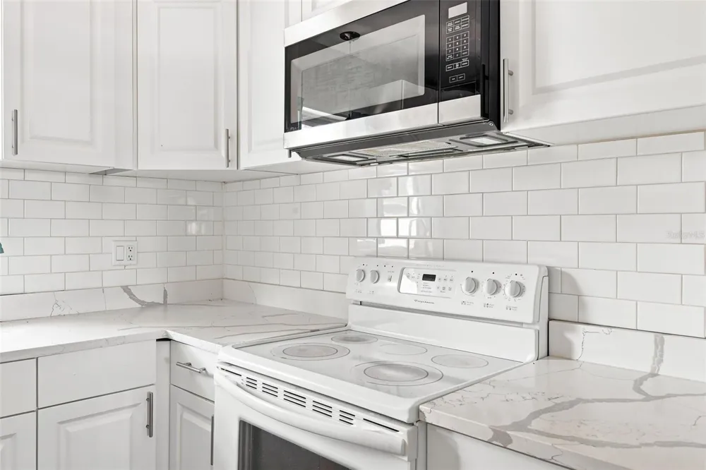 1840 GLENGARY STREET Sarasota, FL 34231