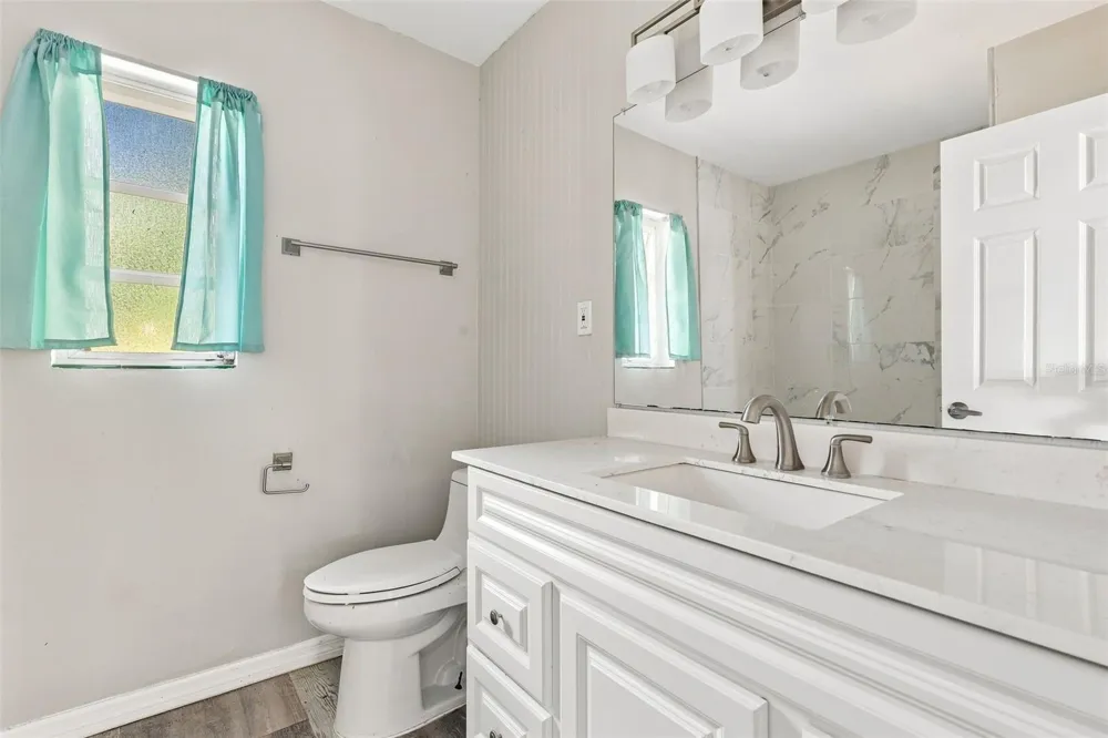 1840 GLENGARY STREET Sarasota, FL 34231