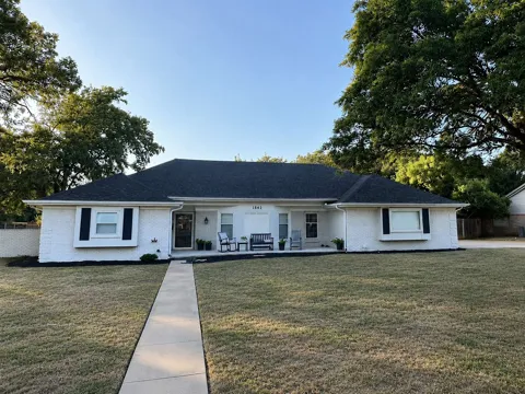 1842 Elmwood Drive