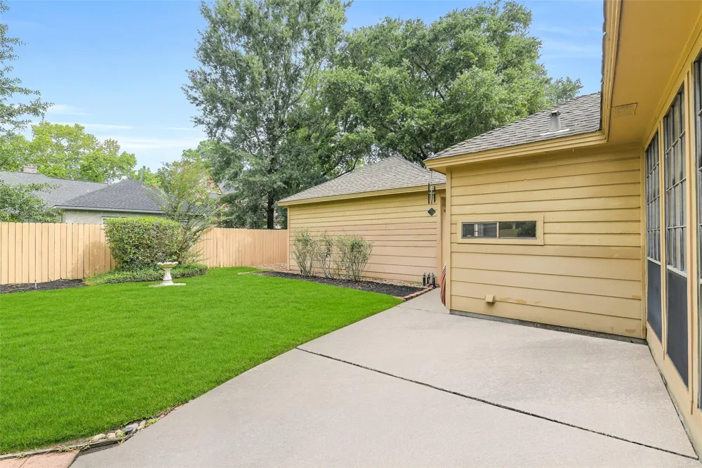 5623 Spring Lodge Drive Kingwood, TX 77345