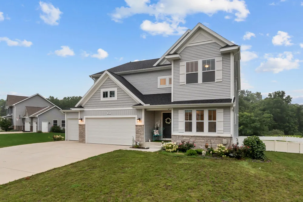 137 Tiger Lillie Lane Niles, MI 49120
