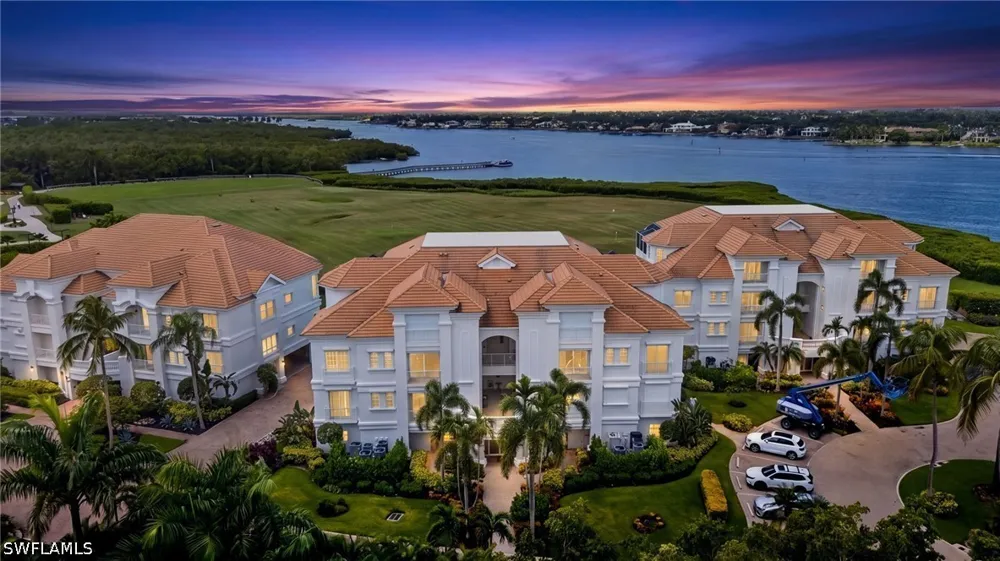 STAR POINT LANE #2-201 Naples, FL 34112