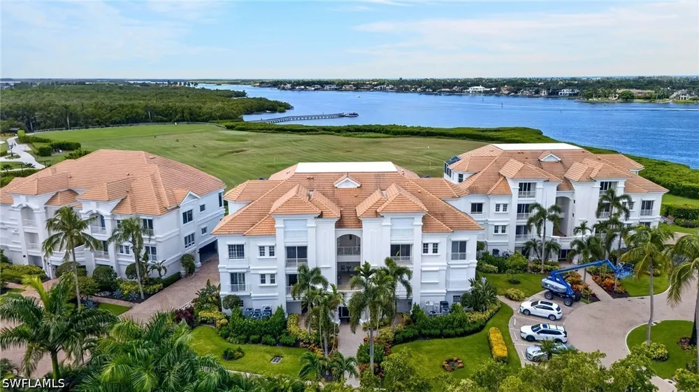 STAR POINT LANE #2-201 Naples, FL 34112