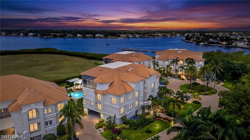 STAR POINT LANE #2-201 Naples, FL 34112