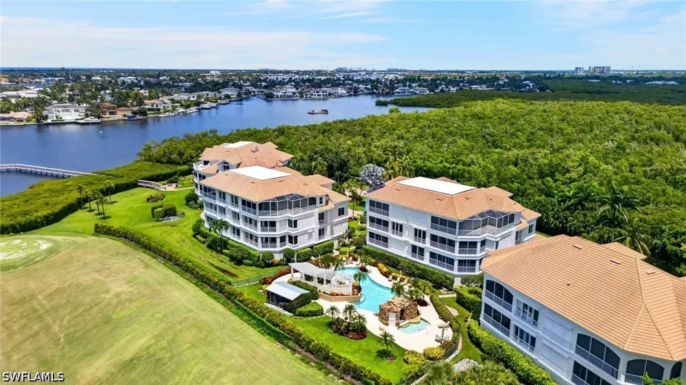 STAR POINT LANE #2-201 Naples, FL 34112