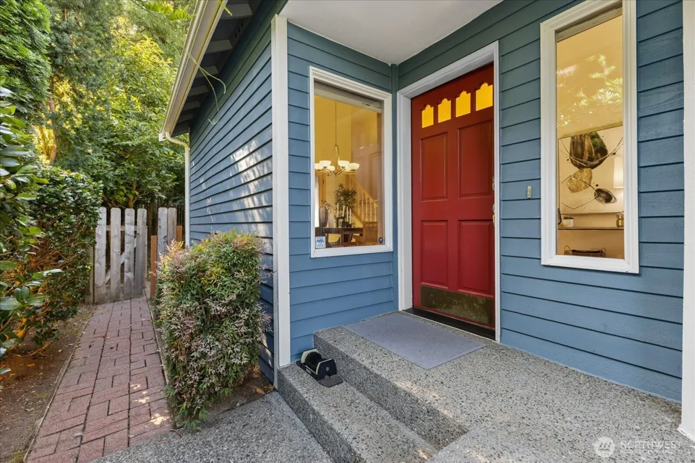 9009 45th Avenue NE Seattle, WA 98115