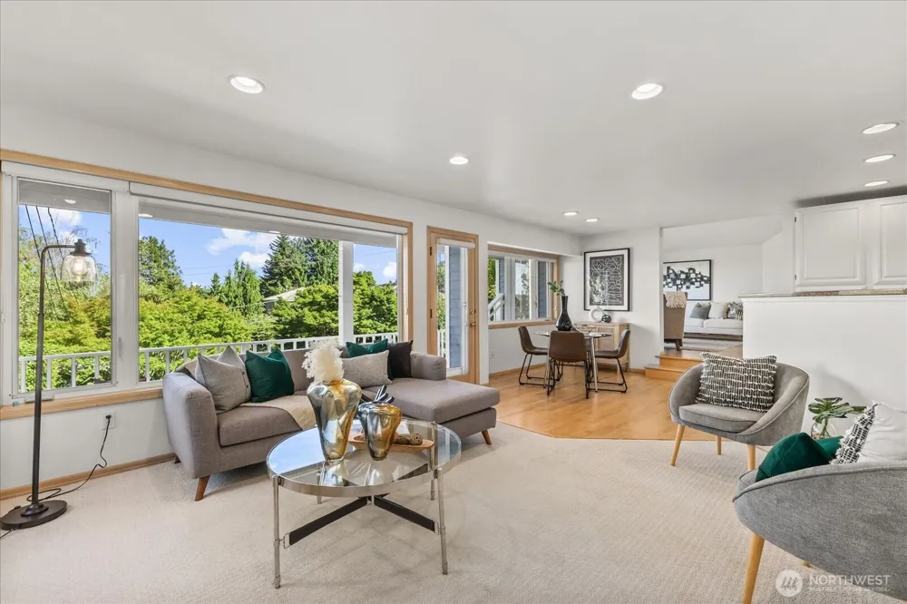 9009 45th Avenue NE Seattle, WA 98115
