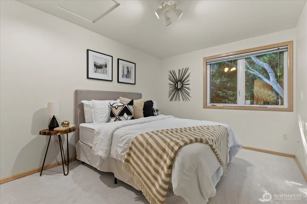 9009 45th Avenue NE Seattle, WA 98115