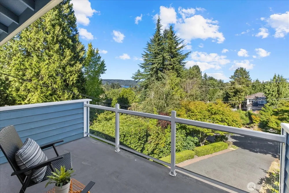 9009 45th Avenue NE Seattle, WA 98115