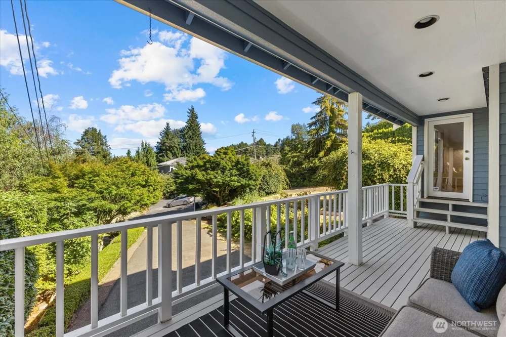 9009 45th Avenue NE Seattle, WA 98115