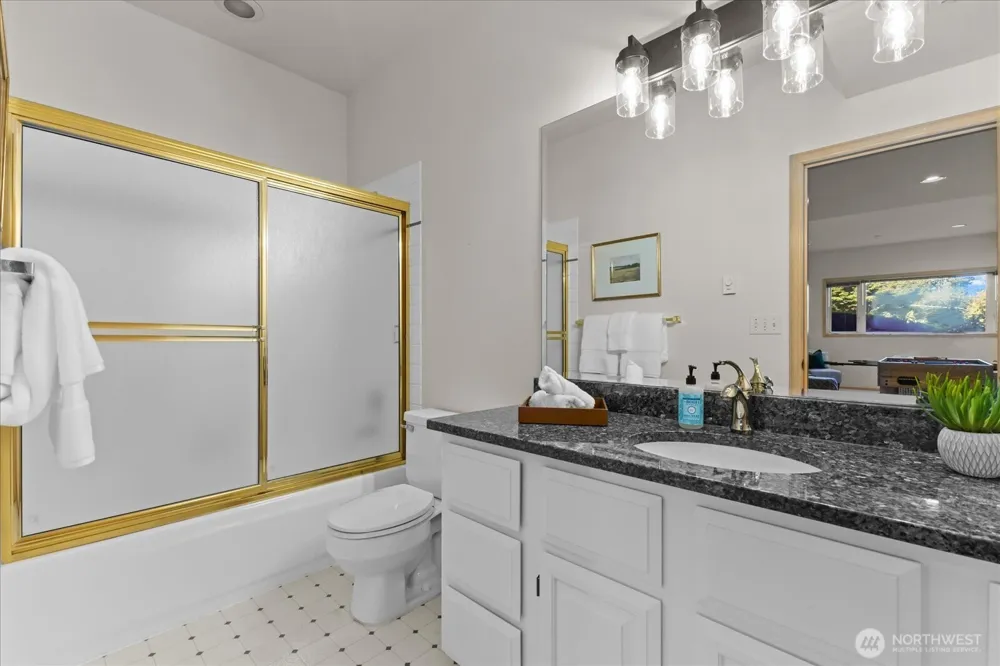 9009 45th Avenue NE Seattle, WA 98115