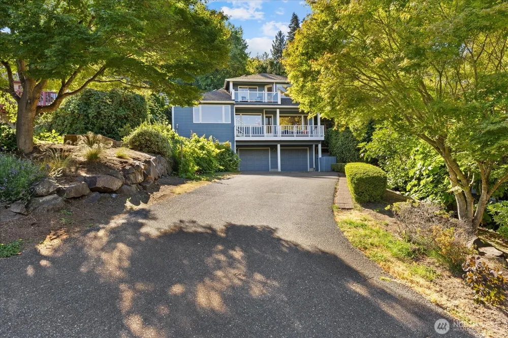 9009 45th Avenue NE Seattle, WA 98115