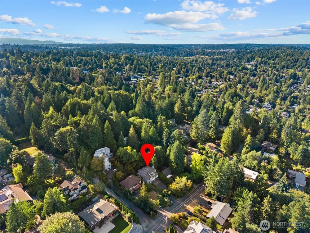 9009 45th Avenue NE Seattle, WA 98115