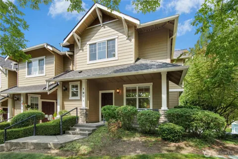 1901 NE Killian Lane