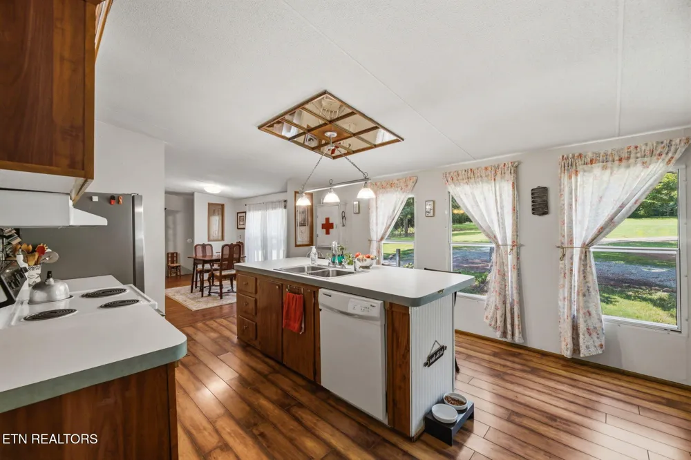 234 Greenbriar Rd Sweetwater, TN 37874