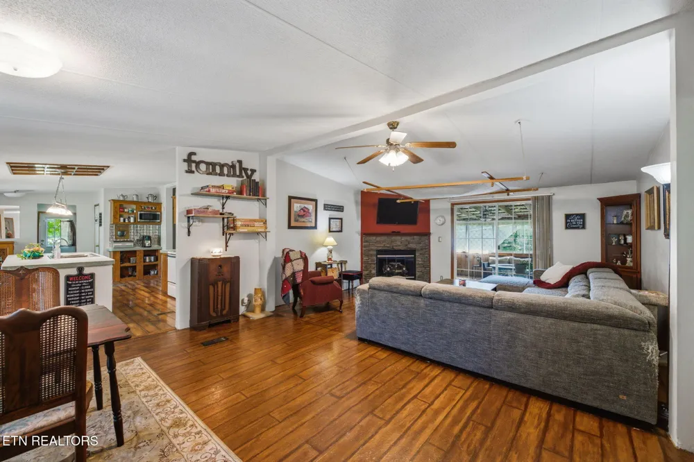 234 Greenbriar Rd Sweetwater, TN 37874