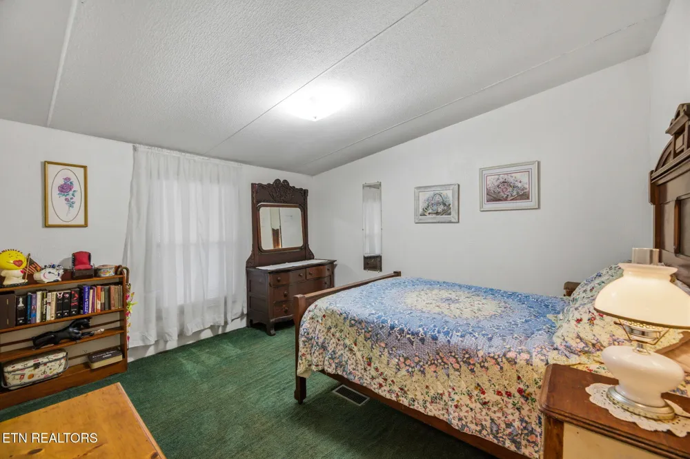 234 Greenbriar Rd Sweetwater, TN 37874