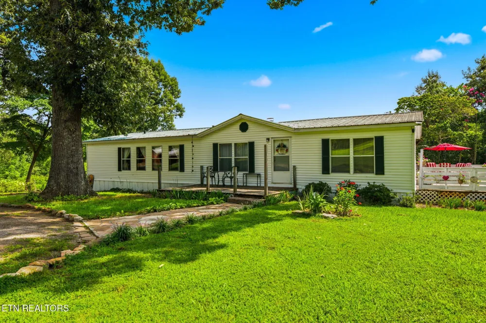 234 Greenbriar Rd Sweetwater, TN 37874