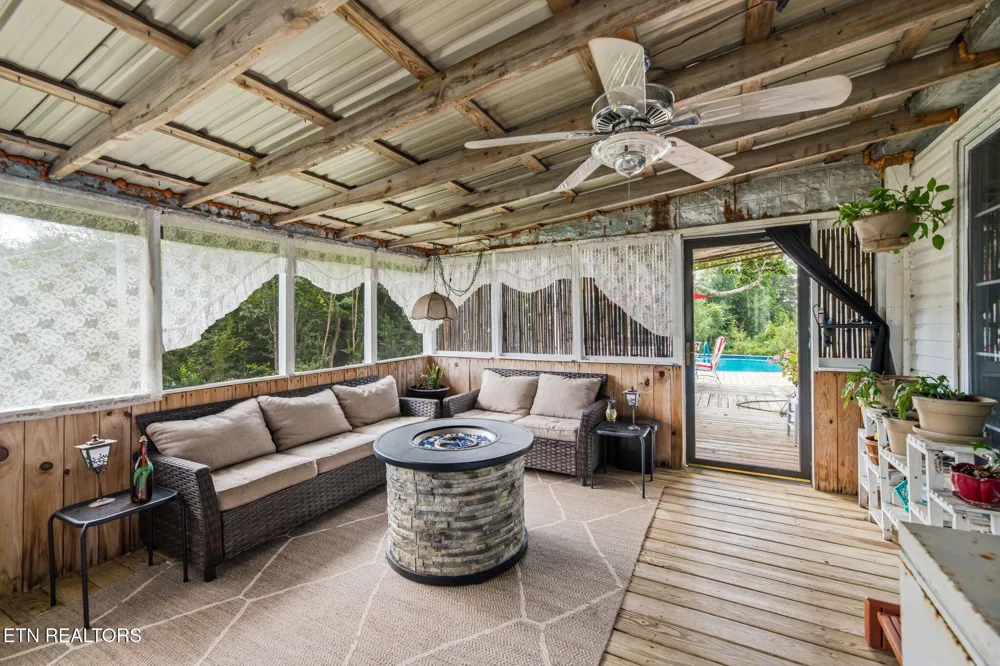 234 Greenbriar Rd Sweetwater, TN 37874