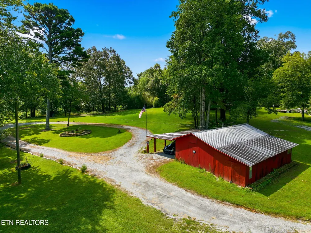 234 Greenbriar Rd Sweetwater, TN 37874