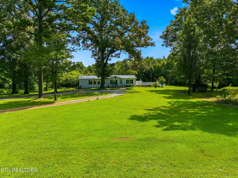 234 Greenbriar Rd Sweetwater, TN 37874