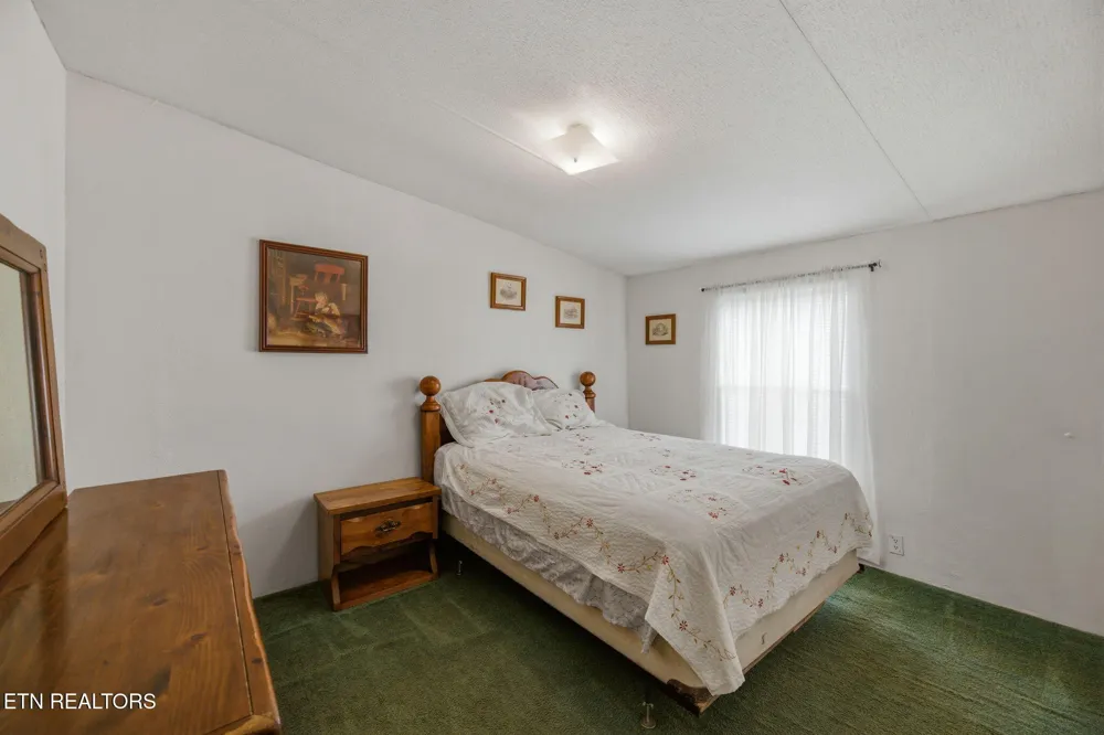 234 Greenbriar Rd Sweetwater, TN 37874