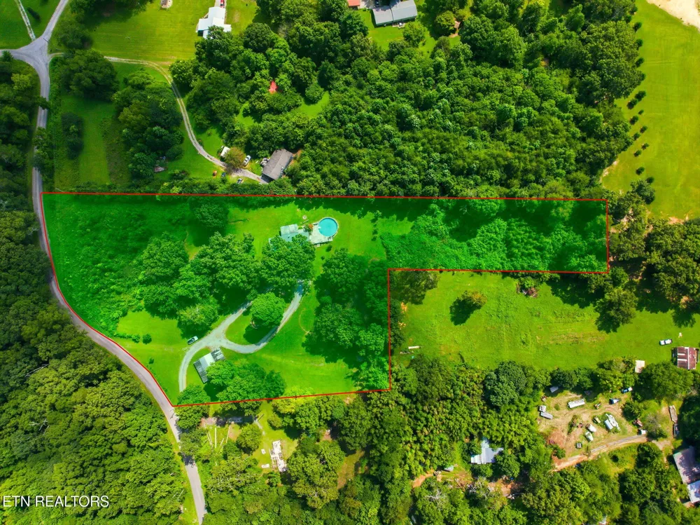 234 Greenbriar Rd Sweetwater, TN 37874