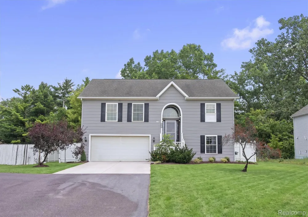 4427 Hannan Road Wayne City, MI 48184