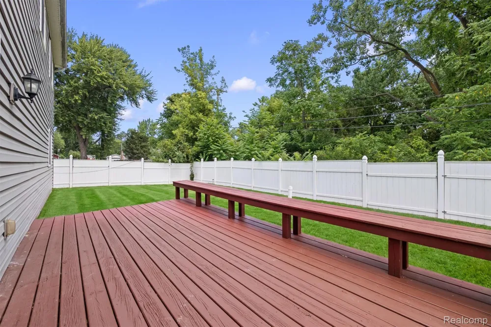 4427 Hannan Road Wayne City, MI 48184