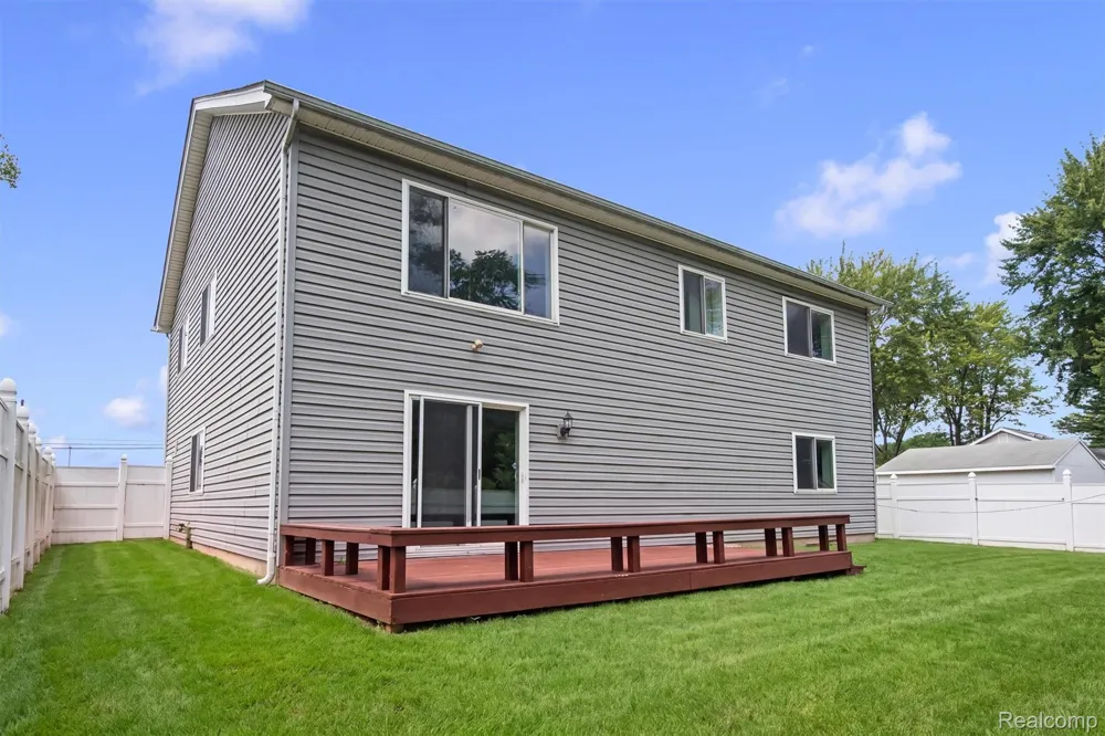 4427 Hannan Road Wayne City, MI 48184