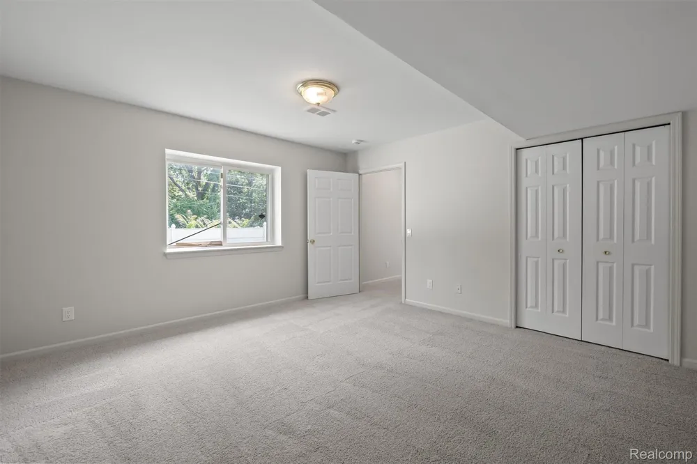 4427 Hannan Road Wayne City, MI 48184