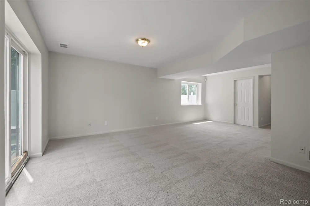 4427 Hannan Road Wayne City, MI 48184