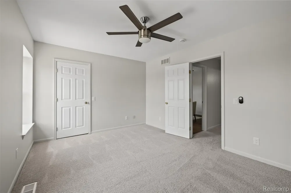 4427 Hannan Road Wayne City, MI 48184