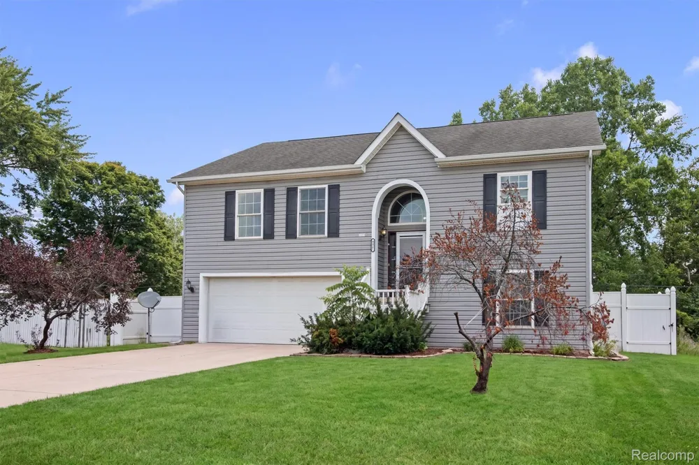 4427 Hannan Road Wayne City, MI 48184