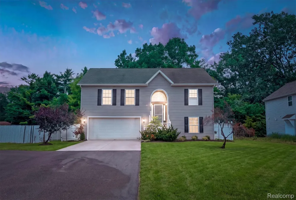 4427 Hannan Road Wayne City, MI 48184
