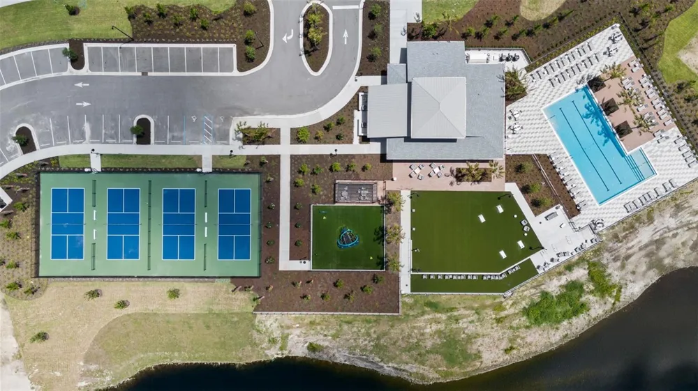 290 HOLLY BANK AVENUE Nokomis, FL 34275