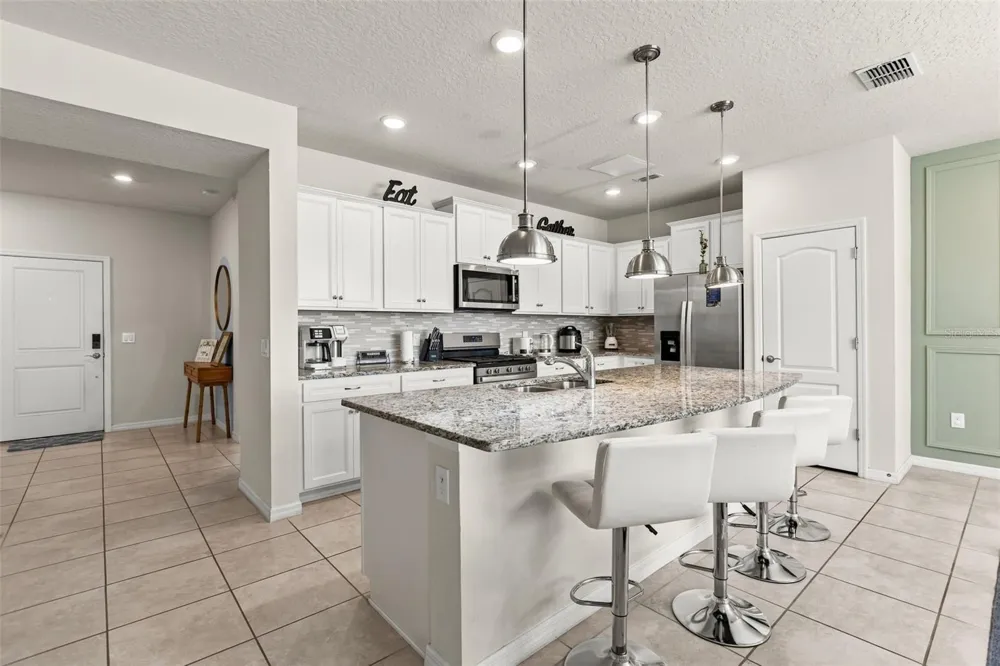 7147 OAKMOSS LOOP Davenport, FL 33837