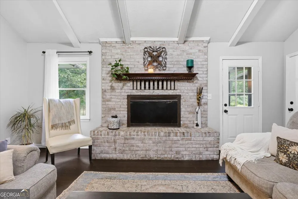 1608 Rumble RD Forsyth, GA 31029