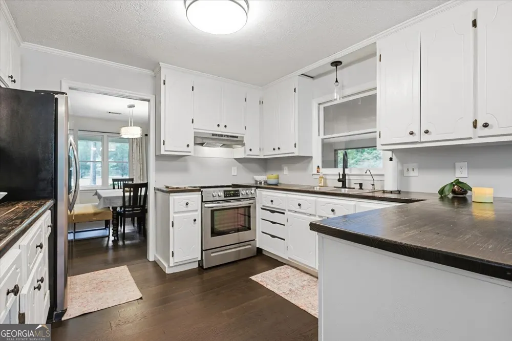 1608 Rumble RD Forsyth, GA 31029