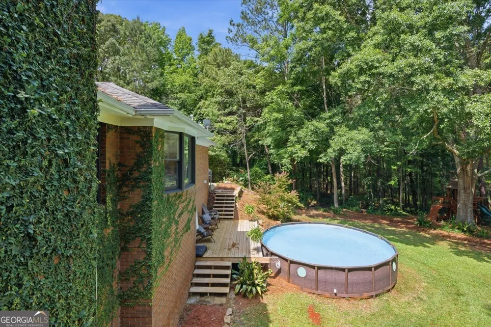 1608 Rumble RD Forsyth, GA 31029