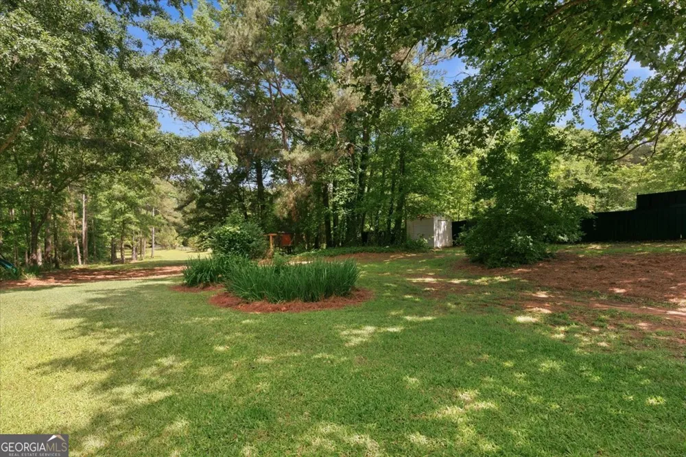 1608 Rumble RD Forsyth, GA 31029