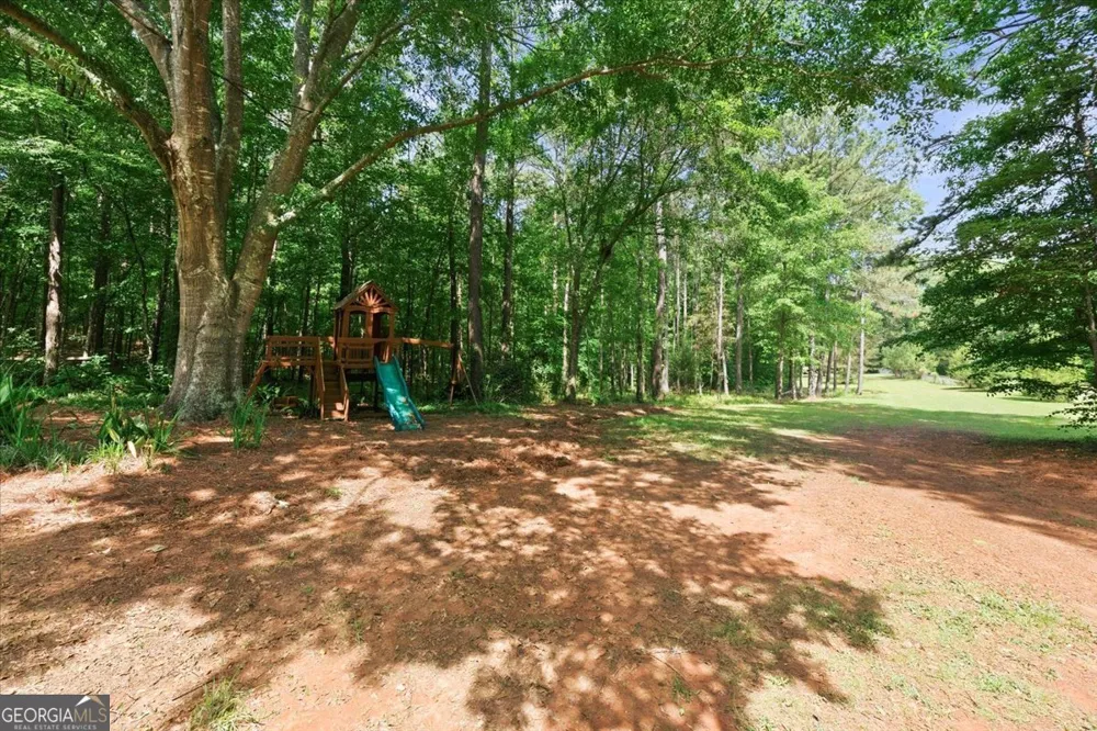 1608 Rumble RD Forsyth, GA 31029