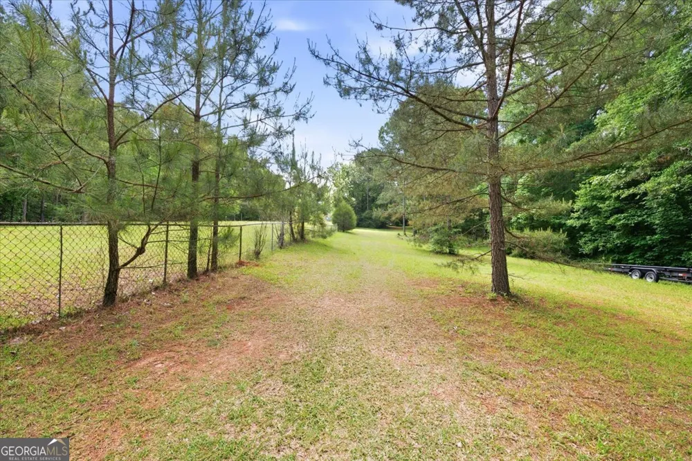 1608 Rumble RD Forsyth, GA 31029