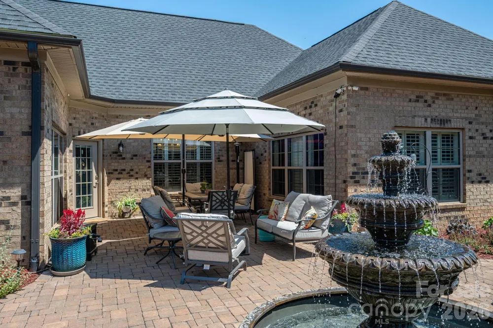 5228 Courtyard Lane Belmont, NC 28012