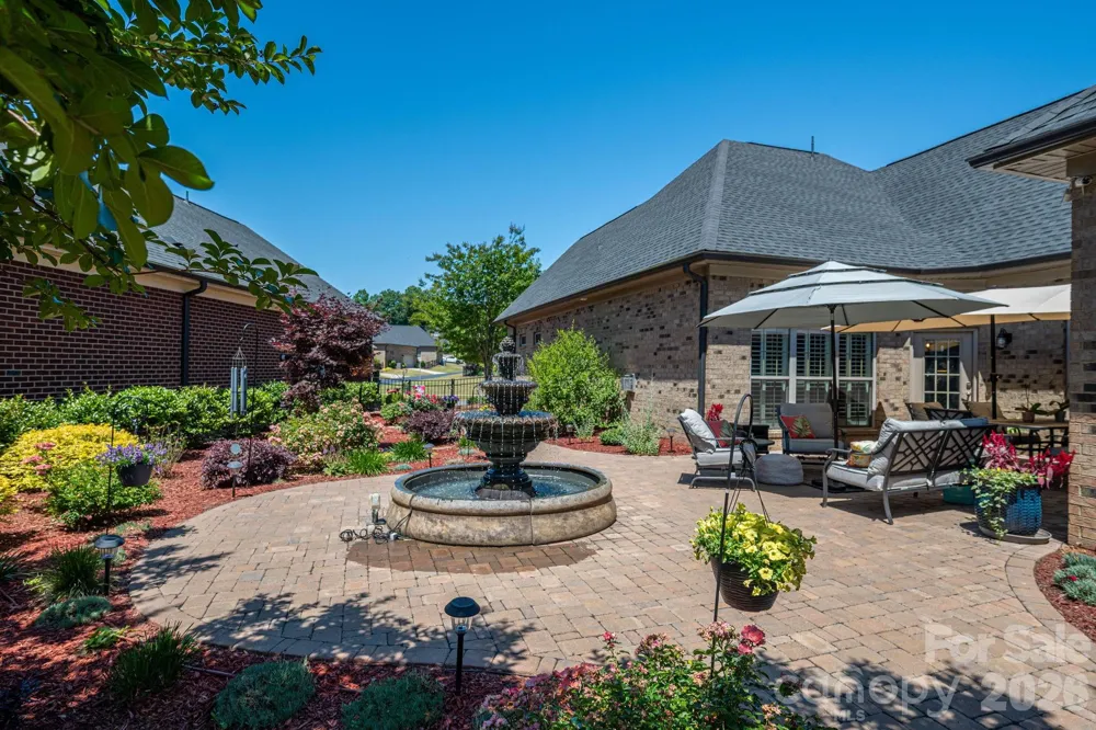 5228 Courtyard Lane Belmont, NC 28012