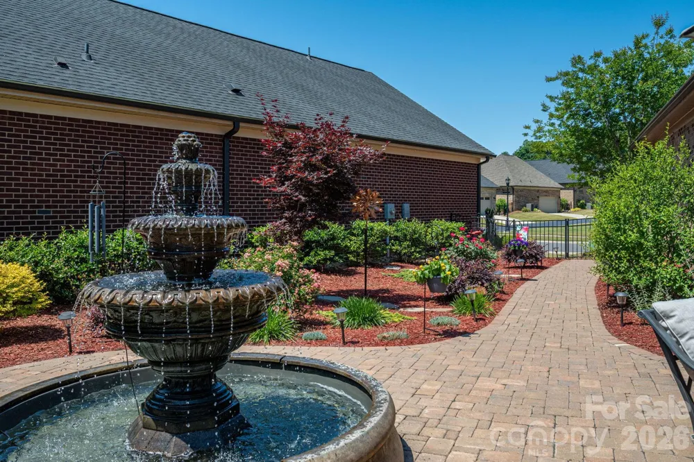 5228 Courtyard Lane Belmont, NC 28012