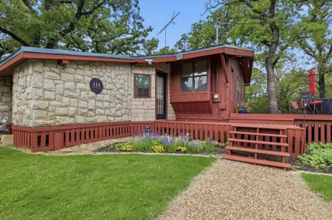 111 Oak Tree Lane