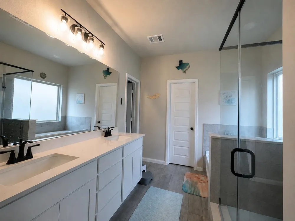377 Selah Court Alvin, TX 77511