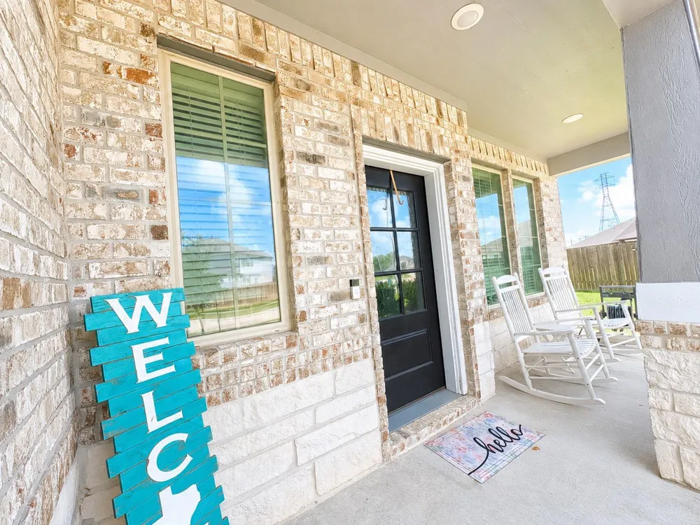 377 Selah Court Alvin, TX 77511